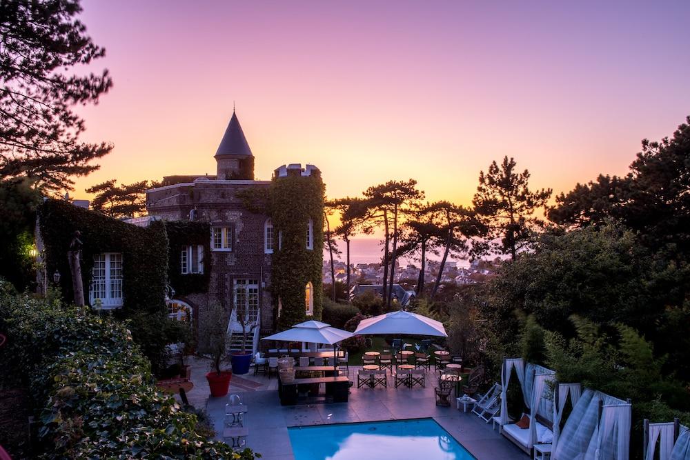 Отель Domaine Saint Clair - Le Donjon Этрета Экстерьер фото