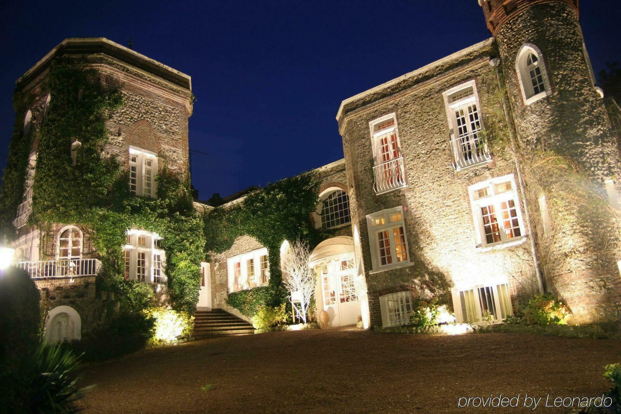 Отель Domaine Saint Clair - Le Donjon Этрета Экстерьер фото